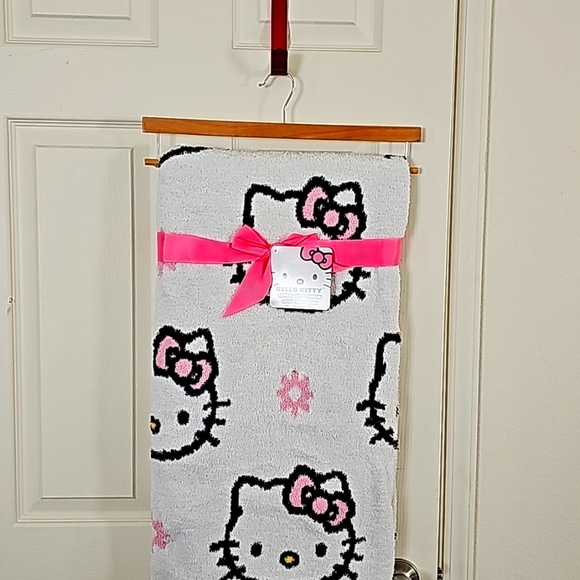 HELLO KITTY Super Soft Throw
